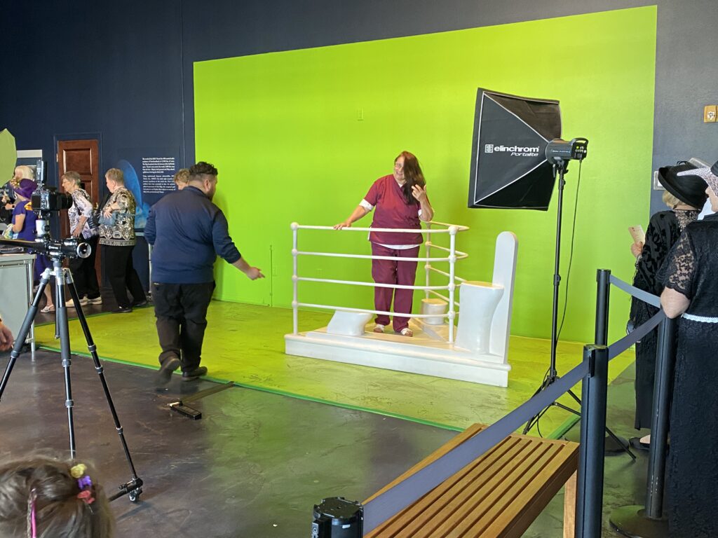 Green screen photos before the Captain's Cocktail Party - Review: Titanic First-Class Dinner Gala - Orlando - unofficialflorida.com.
